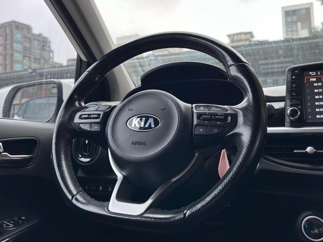 歡迎視訊賞車。GT-LINE ，IKEY，恆溫，定速，光感應自動頭燈，七具安全氣囊，認證車  第4張相片