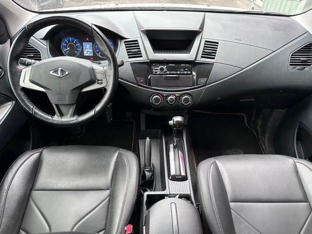 歡迎視訊賞車。原鈑件，認證車。精緻型，定速、後座出風口、鋁圈、胎壓偵測、電動折疊後視鏡、循跡防滑、光感應頭燈。可全額貸款  第7張相片