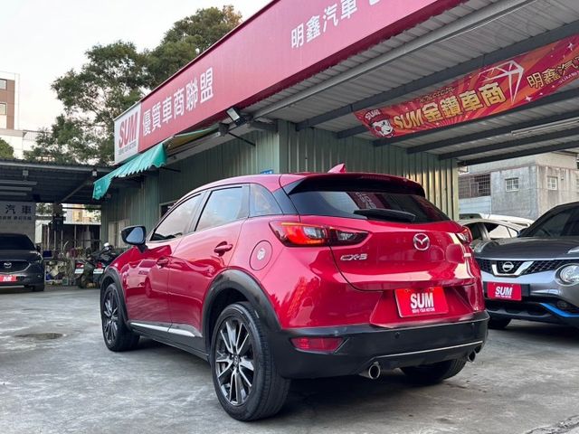歡迎視訊賞車。柴油頂級版，IKEY、定速、倒車顯影、HUD、天窗、LED頭燈、感應頭燈、感應式雨刷。內、外漂亮，車況優！  第6張相片