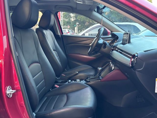 歡迎視訊賞車。柴油頂級版，IKEY、定速、倒車顯影、HUD、天窗、LED頭燈、感應頭燈、感應式雨刷。內、外漂亮，車況優！  第8張相片