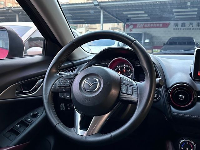 歡迎視訊賞車。柴油頂級版，IKEY、定速、倒車顯影、HUD、天窗、LED頭燈、感應頭燈、感應式雨刷。內、外漂亮，車況優！  第12張相片