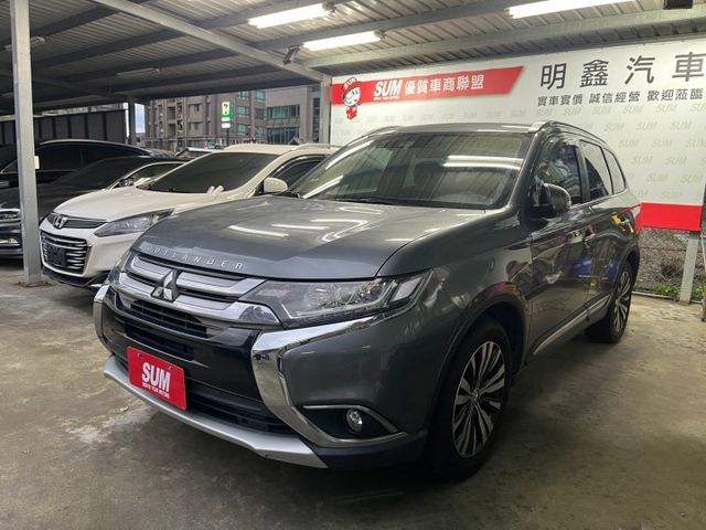 整備中~歡迎來電詢問！ 4WD旗艦型，ACC跟車、電尾門、電動椅、IKEY、換檔撥片、雙區恆溫、Auto Hold、天窗  第1張相片