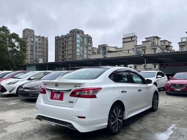 歡迎視訊賞車。Aero豪華版，IKEY、分區溫控空調、倒車顯影、定速、空力套件、方向盤快控鍵、胎壓偵測。原鈑件，可全額貸  第4張相片