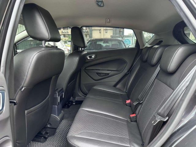 歡迎視訊賞車。1.0渦輪增壓、省稅金、馬力足。六安、IKEY、循跡防滑、斜坡起步輔助、恆溫空調、感應式頭燈、胎壓偵測  第12張相片