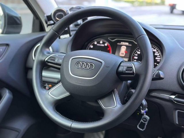 歡迎視訊賞車。30TFSI S-LINE。七安、電動椅、換檔撥片。一手車，原鈑件，認證車。內裝、外觀漂亮，車況超優  第2張相片