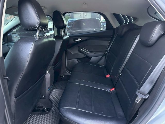歡迎視訊賞車。原鈑件，認證車。EcoBoost 180汽油時尚型，四安、定速、換檔撥片、循跡防滑、斜坡起步輔助、感應頭燈  第9張相片
