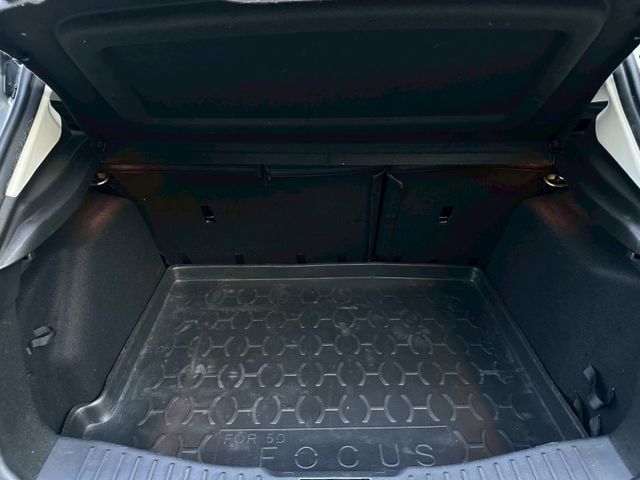 歡迎視訊賞車。原鈑件，認證車。EcoBoost 180汽油時尚型，四安、定速、換檔撥片、循跡防滑、斜坡起步輔助、感應頭燈  第11張相片
