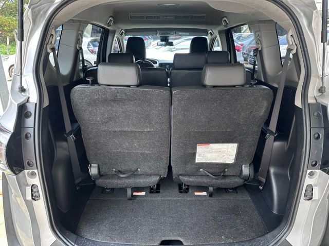 歡迎視訊賞車。豪華+、七人座、雙電動滑門、IKEY、LED日行燈、後座冷氣出風口、胎壓偵測、定速巡航、盲電偵測，認證車。  第6張相片