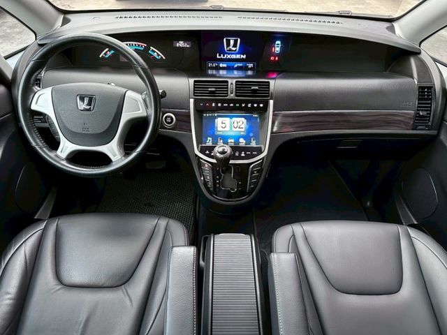 歡迎視訊賞車。2020型，智能影音八人座，雙螢幕、環景影像、四安、IKEY、循跡防滑、斜坡起步輔助、恆溫空調、後座出風口  第2張相片