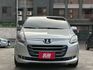 歡迎視訊賞車。2020型，智能影音八人座，雙螢幕、環景影像、四安、IKEY、循跡防滑、斜坡起步輔助、恆溫空調、後座出風口  第3張縮圖
