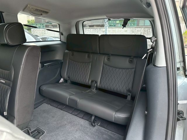 歡迎視訊賞車。2020型，智能影音八人座，雙螢幕、環景影像、四安、IKEY、循跡防滑、斜坡起步輔助、恆溫空調、後座出風口  第6張相片