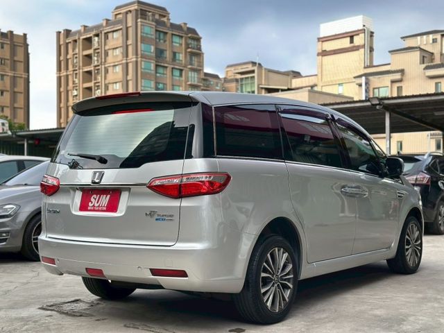 歡迎視訊賞車。2020型，智能影音八人座，雙螢幕、環景影像、四安、IKEY、循跡防滑、斜坡起步輔助、恆溫空調、後座出風口  第7張相片