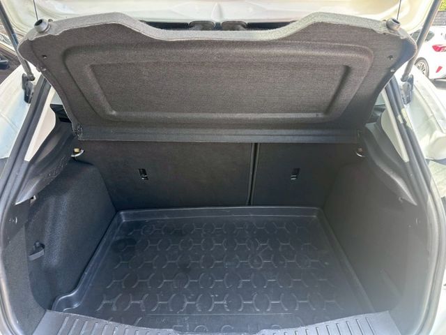 歡迎視訊賞車。原鈑件，認證車。EcoBoost 180汽油時尚型，四安、定速、換檔撥片、循跡防滑、斜坡起步輔助、感應頭燈  第10張相片