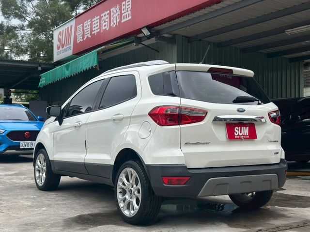 歡迎視訊賞車。旗艦型，七安、恆溫、IKEY、定速、倒車顯影、前雷達、感應頭燈、感應式雨刷、電折、前霧燈。認證車，可全額貸  第6張相片