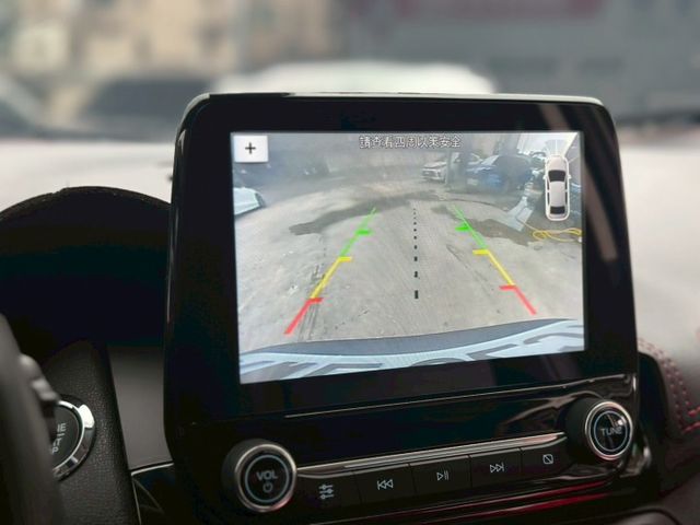 歡迎視訊賞車。旗艦型，七安、恆溫、IKEY、定速、倒車顯影、前雷達、感應頭燈、感應式雨刷、電折、前霧燈。認證車，可全額貸  第13張相片