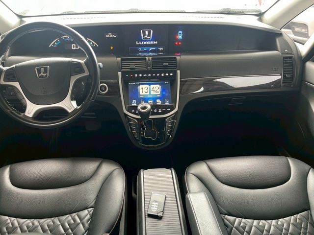 歡迎視訊賞車。旗艦型，四安、電動椅、環景影像、感應頭燈、夜視輔助、車道偏離警示、後座影音、HID頭燈。原鈑件，認證車！  第2張相片