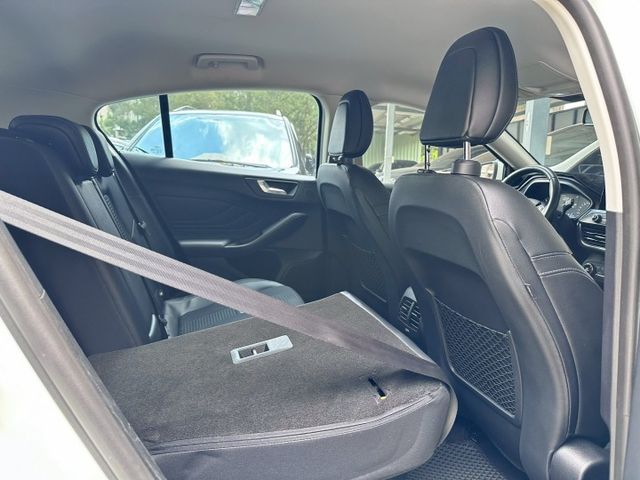 歡迎視訊賞車。Active任性版。原鈑件，認證車。IKEY、前雷達、ACC跟車、抬頭顯示、分區溫控、電動椅、LED頭燈  第10張相片