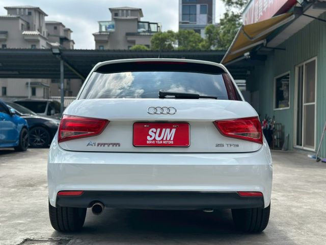 歡迎視訊賞車。六具安全氣囊、循跡防滑、斜坡起步輔助、胎壓偵測。認證車。有改排氣管。  第5張相片