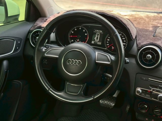 歡迎視訊賞車。六具安全氣囊、循跡防滑、斜坡起步輔助、胎壓偵測。認證車。有改排氣管。  第12張相片