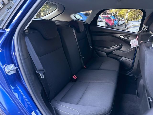 歡迎視訊賞車。EcoBoost 180汽油時尚型，四安、定速、換檔撥片、循跡防滑、斜坡起步輔助、感應頭燈。認證車。  第9張相片