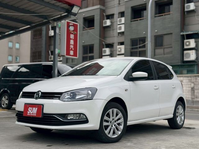 歡迎視訊賞車。頂規，雙安、恆溫、皮椅、鋁圈、前霧燈、螢幕、倒車顯影、感應頭燈。內、外漂亮，認證車。  第1張相片