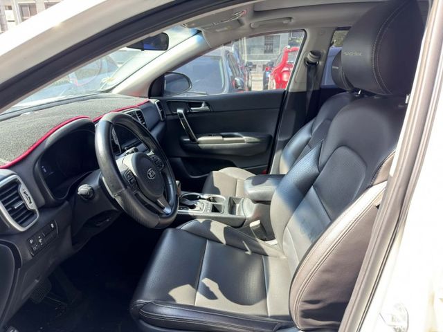 歡迎視訊賞車。4WD旗艦型，六安、循跡防滑、斜坡起步輔助、陡坡緩降、全景天窗、LED日行燈、定速、感應頭燈。原鈑件  第2張相片