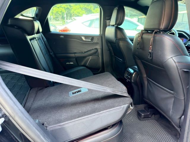 歡迎視訊賞車。AWD ST-Line，ACC、全景天窗、電動椅、電尾門、盲點、抬顯、IKEY、LED頭燈、倒車顯影。  第10張相片