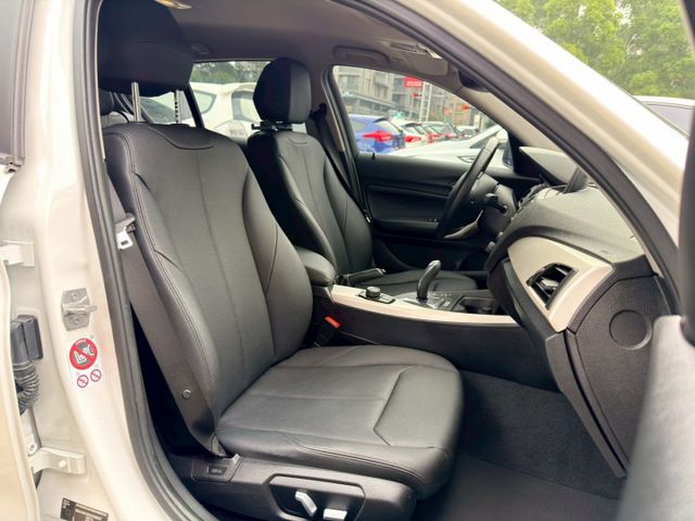 歡迎視訊賞車。原鈑件，認證車。小改款，電動椅、雙區溫控、免鑰啟動、倒車顯影、雨滴感應雨刷、循跡防滑、斜坡起步輔助，漂亮  第8張相片