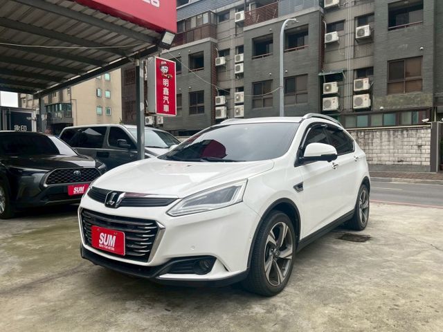 新車入庫，歡迎視訊賞車。AR好行版，免鑰啟動、天窗、電動尾門、六具安全氣囊、環景影像、循跡防滑、斜坡起步輔助、胎壓偵測  第1張相片