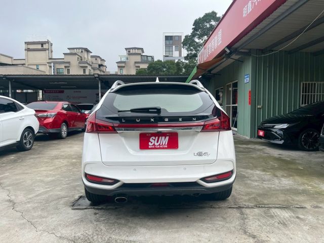 新車入庫，歡迎視訊賞車。AR好行版，免鑰啟動、天窗、電動尾門、六具安全氣囊、環景影像、循跡防滑、斜坡起步輔助、胎壓偵測  第5張相片