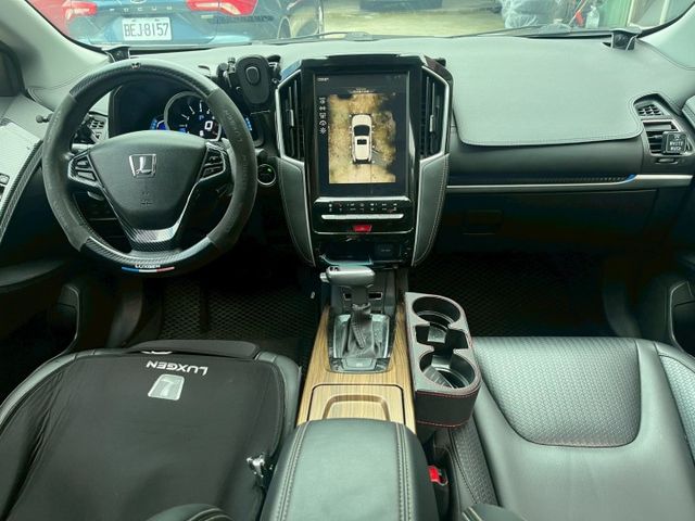 新車入庫，歡迎視訊賞車。AR好行版，免鑰啟動、天窗、電動尾門、六具安全氣囊、環景影像、循跡防滑、斜坡起步輔助、胎壓偵測  第7張相片
