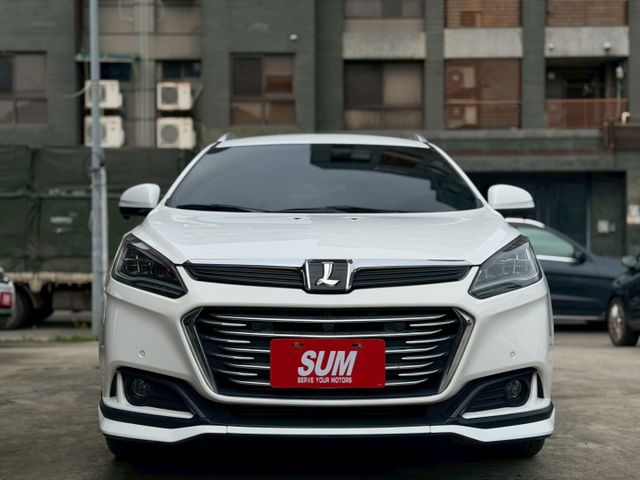 歡迎視訊賞車。Aero版，原廠空力套件組，LED頭燈、換檔撥片、免鑰啟動、前方駐車雷達、環景影像、自動停車、電動尾門。  第2張相片