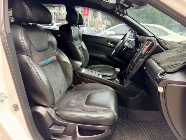 歡迎視訊賞車。Aero版，原廠空力套件組，LED頭燈、換檔撥片、免鑰啟動、前方駐車雷達、環景影像、自動停車、電動尾門。  第8張相片