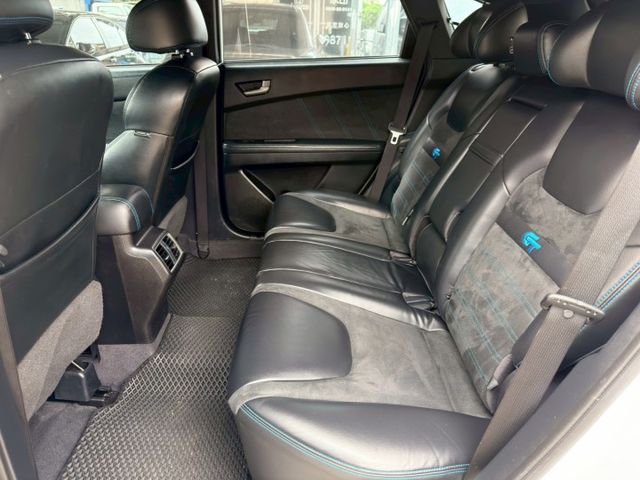 歡迎視訊賞車。Aero版，原廠空力套件組，LED頭燈、換檔撥片、免鑰啟動、前方駐車雷達、環景影像、自動停車、電動尾門。  第9張相片