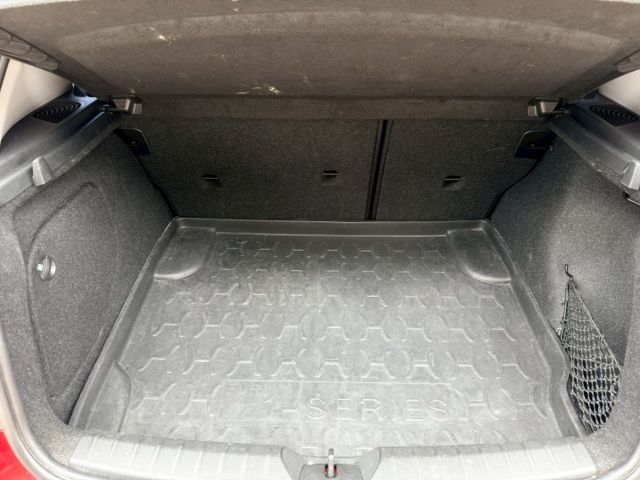 歡迎視訊賞車。原鈑件，認證車。小改款，電動椅、雙區溫控、免鑰啟動、倒車顯影、雨滴感應雨刷、循跡防滑、斜坡起步輔助，漂亮  第10張相片