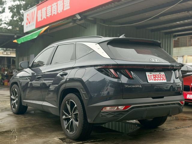 21/12月出廠一手車庫車，原廠保養，原鈑件，認證車。A版，免鑰啟動、ACC、AEB、LED頭燈、盲點。內外漂亮，車況優  第2張相片