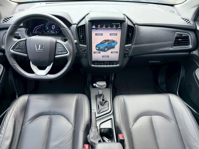 歡迎視訊賞車。AR環景版，免鑰啟動、前駐車雷達、環景影像、自動停車、電動折疊後視鏡、六安、車道變換輔助，內、外漂亮  第7張相片