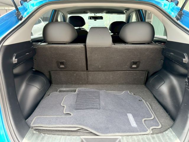 歡迎視訊賞車。AR環景版，免鑰啟動、前駐車雷達、環景影像、自動停車、電動折疊後視鏡、六安、車道變換輔助，內、外漂亮  第11張相片