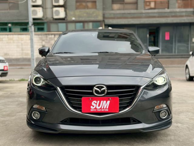 頂級版，HID頭燈、LED尾燈、換檔撥片、分區溫控、免鑰啟動、感應頭燈、感應雨刷、環景影像、盲點偵測、HUD抬顯。認證車  第2張相片