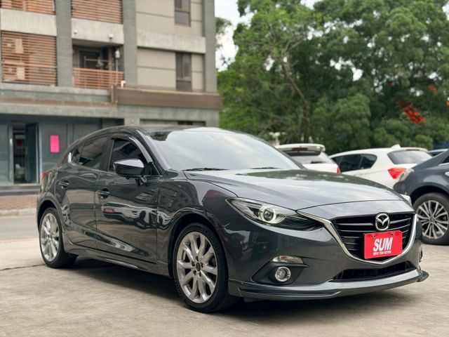 頂級版，HID頭燈、LED尾燈、換檔撥片、分區溫控、免鑰啟動、感應頭燈、感應雨刷、環景影像、盲點偵測、HUD抬顯。認證車  第3張相片