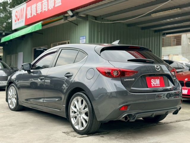 頂級版，HID頭燈、LED尾燈、換檔撥片、分區溫控、免鑰啟動、感應頭燈、感應雨刷、環景影像、盲點偵測、HUD抬顯。認證車  第6張相片