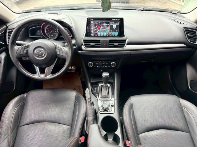 頂級版，HID頭燈、LED尾燈、換檔撥片、分區溫控、免鑰啟動、感應頭燈、感應雨刷、環景影像、盲點偵測、HUD抬顯。認證車  第7張相片