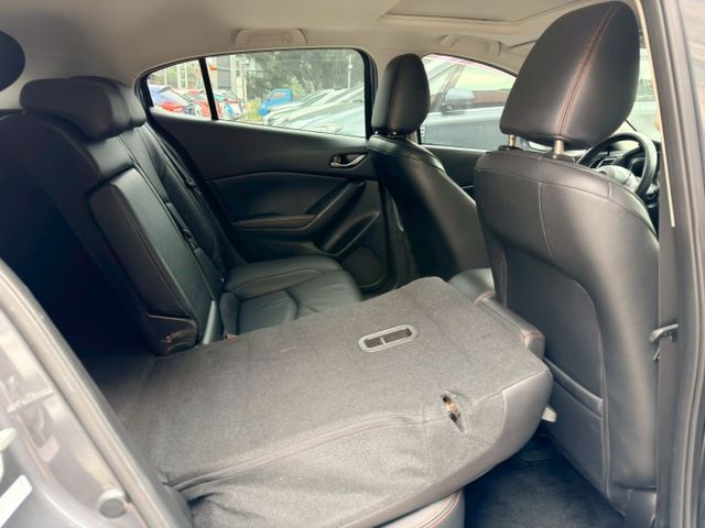 頂級版，HID頭燈、LED尾燈、換檔撥片、分區溫控、免鑰啟動、感應頭燈、感應雨刷、環景影像、盲點偵測、HUD抬顯。認證車  第10張相片