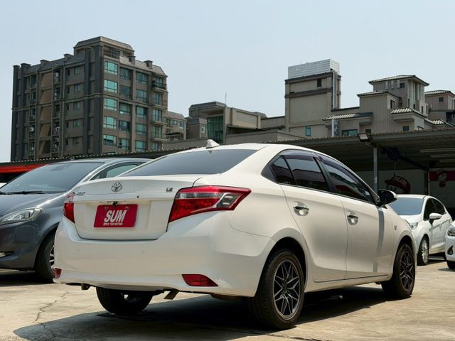 歡迎視訊賞車。經典型，雙安、安卓機螢幕、倒車顯影、前雷達、鋁圈、前霧燈。原鈑件，認證車，車況優！跑11萬，里程保證！  第4張相片