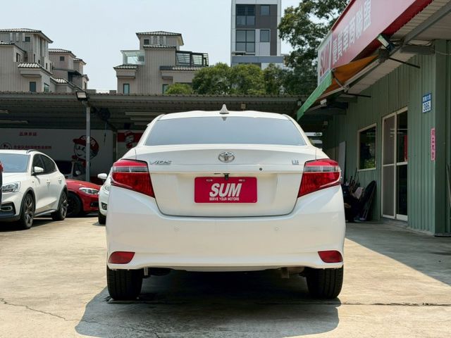 歡迎視訊賞車。經典型，雙安、安卓機螢幕、倒車顯影、前雷達、鋁圈、前霧燈。原鈑件，認證車，車況優！跑11萬，里程保證！  第5張相片