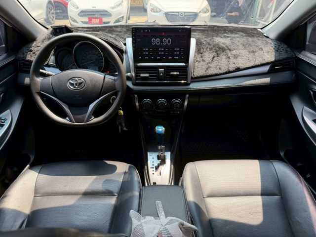 歡迎視訊賞車。經典型，雙安、安卓機螢幕、倒車顯影、前雷達、鋁圈、前霧燈。原鈑件，認證車，車況優！跑11萬，里程保證！  第7張相片