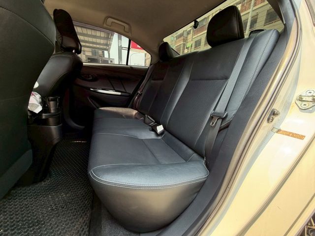 歡迎視訊賞車。經典型，雙安、安卓機螢幕、倒車顯影、前雷達、鋁圈、前霧燈。原鈑件，認證車，車況優！跑11萬，里程保證！  第11張相片