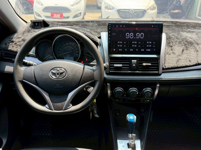 歡迎視訊賞車。經典型，雙安、安卓機螢幕、倒車顯影、前雷達、鋁圈、前霧燈。原鈑件，認證車，車況優！跑11萬，里程保證！  第12張相片