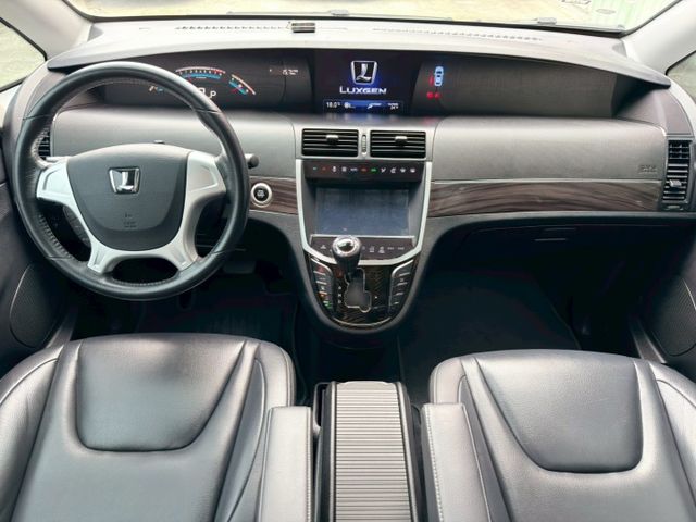 歡迎視訊賞車。智能影音八人座，四安、電動側滑門、環景影像、IKEY、循跡防滑、斜坡起步輔助、後座獨立空調、感應頭燈。原鈑  第7張相片