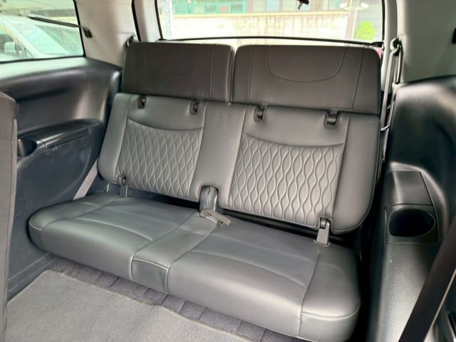 歡迎視訊賞車。智能影音八人座，四安、電動側滑門、環景影像、IKEY、循跡防滑、斜坡起步輔助、後座獨立空調、感應頭燈。原鈑  第9張相片